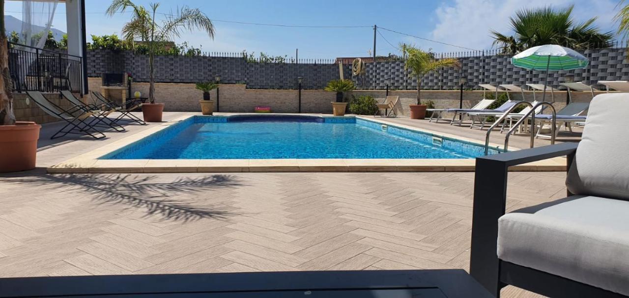 Villa Marianna Con Piscina Privata Ampi Spazi Esterni E Wifi Free เทรเบีย ภายนอก รูปภาพ